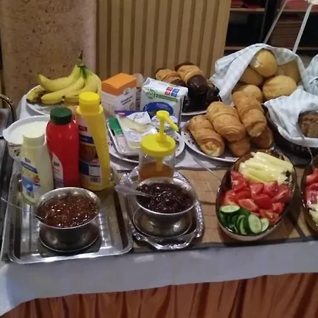Korona Panzio Oda ve Kahvaltı