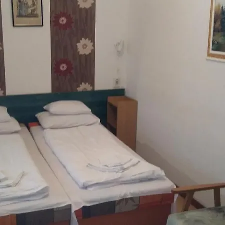 Korona Panzio Oda ve Kahvaltı Balatonfüred