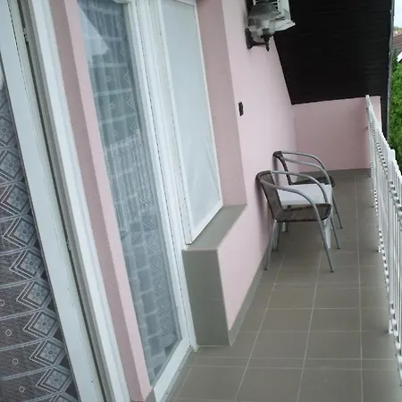 Oda ve Kahvaltı Korona Panzio Balatonfüred