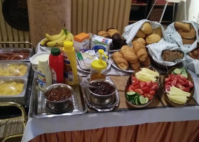 Korona Panzio Bed & Breakfast